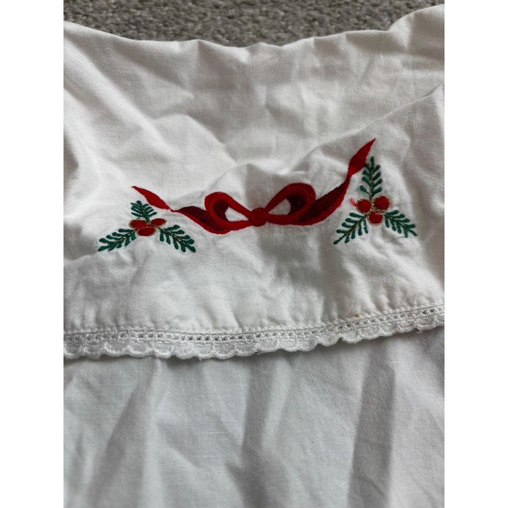 Natural Expressions Blouse Size M White Christmas Holly Embroidered Vintage